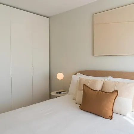 Luxury View & Balcony - Ac & Elevator דירה *