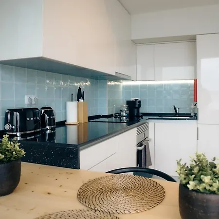 Luxury View & Balcony - Ac & Elevator