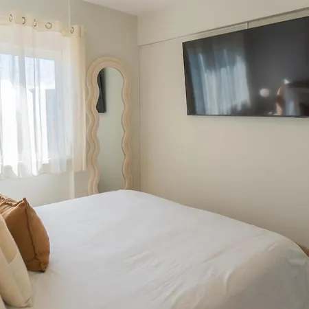 Luxury View & Balcony - Ac & Elevator Apartament Lizbona
