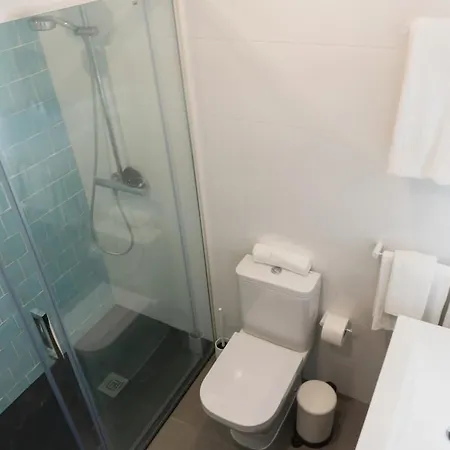 Luxury View & Balcony - Ac & Elevator 아파트 리스본